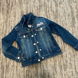 Little girls Levi denim jacket 🦋 🌹